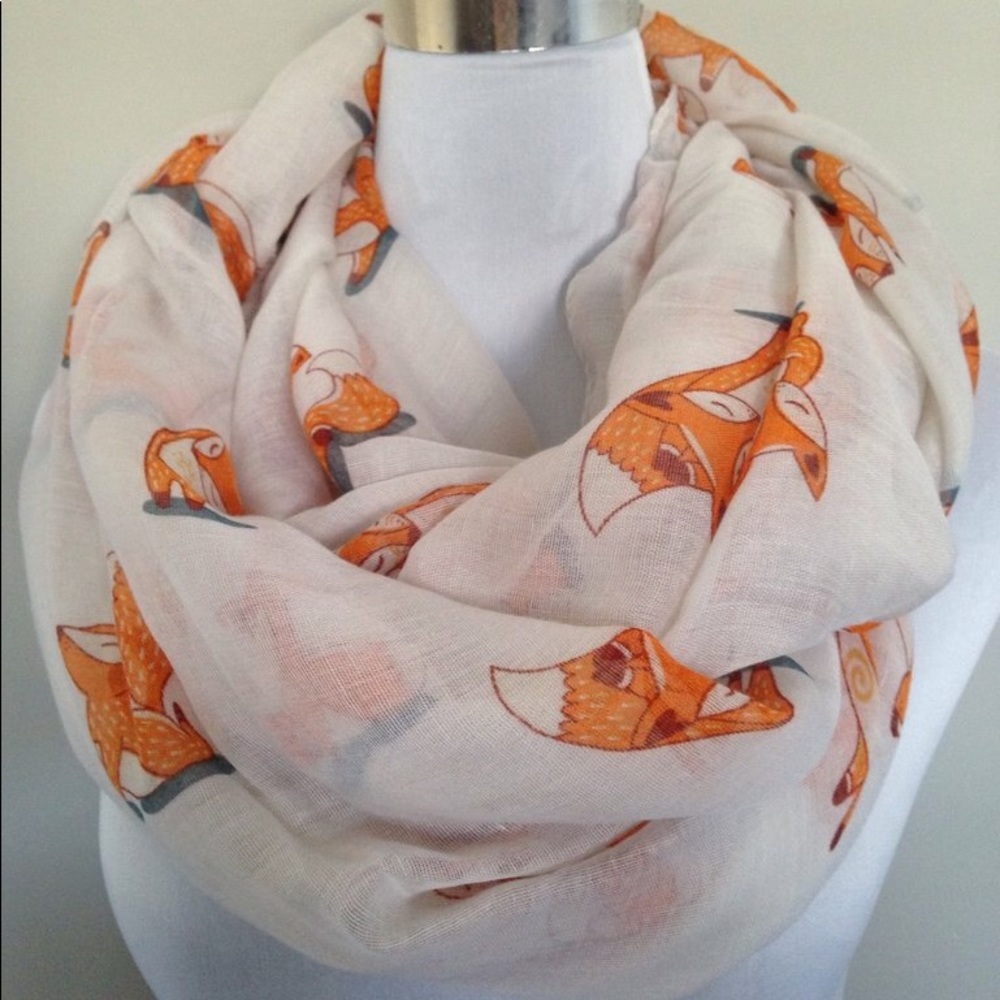 Fox’s doing yoga infinity scarf!